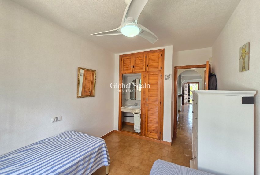 Wederverkoop - HUIS -
Villamartin * - Los Dolses *