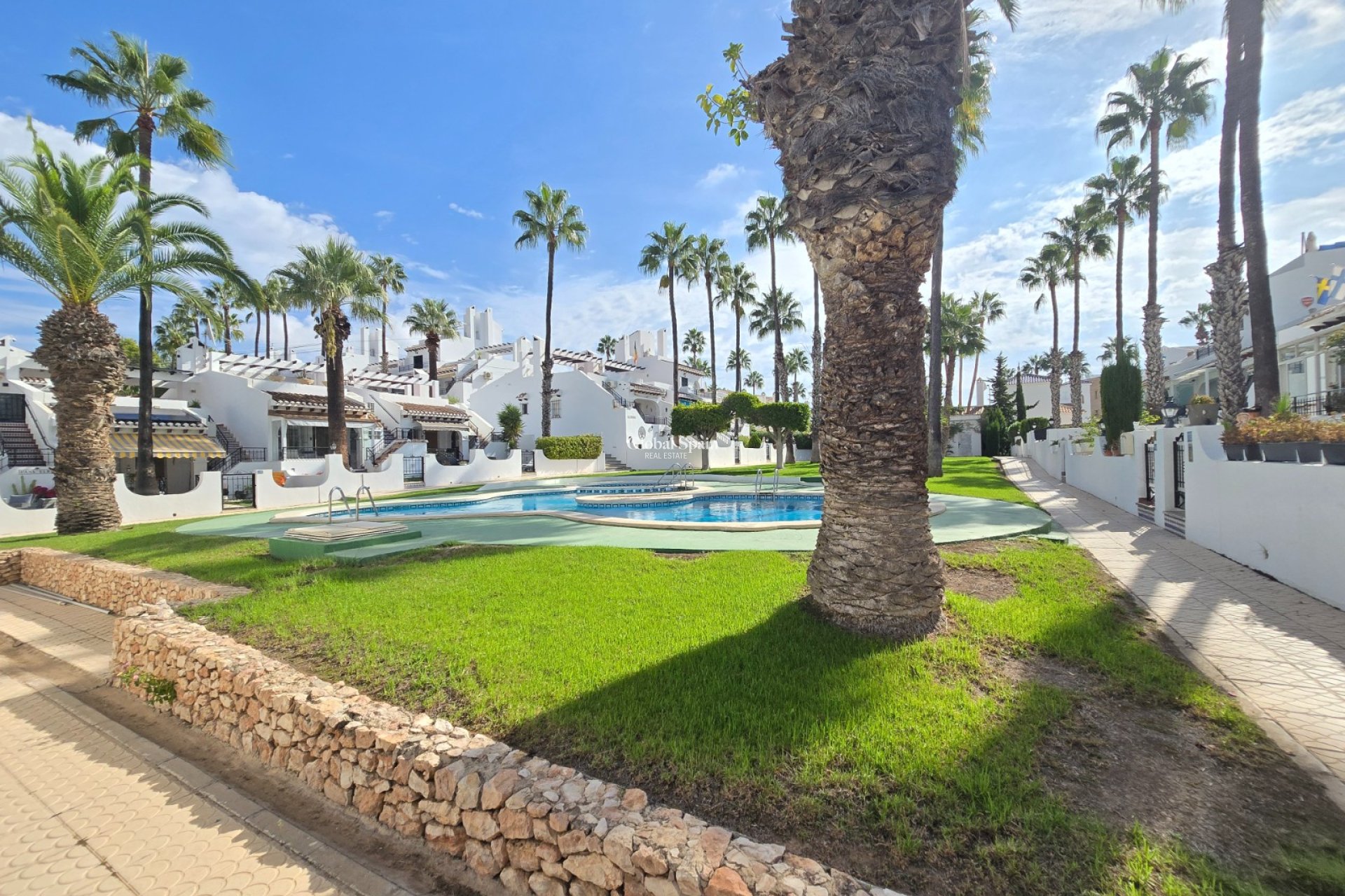 Wederverkoop - HUIS -
Villamartin * - Los Dolses *