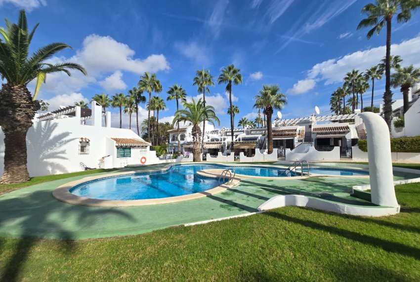 Wederverkoop - HUIS -
Villamartin * - Los Dolses *