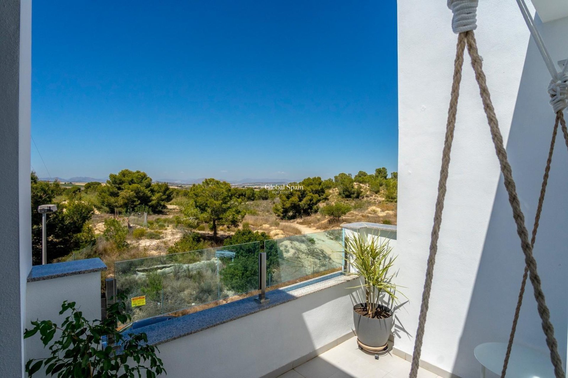 Wederverkoop - HUIS -
VILLAMARTÍN - Orihuela Costa