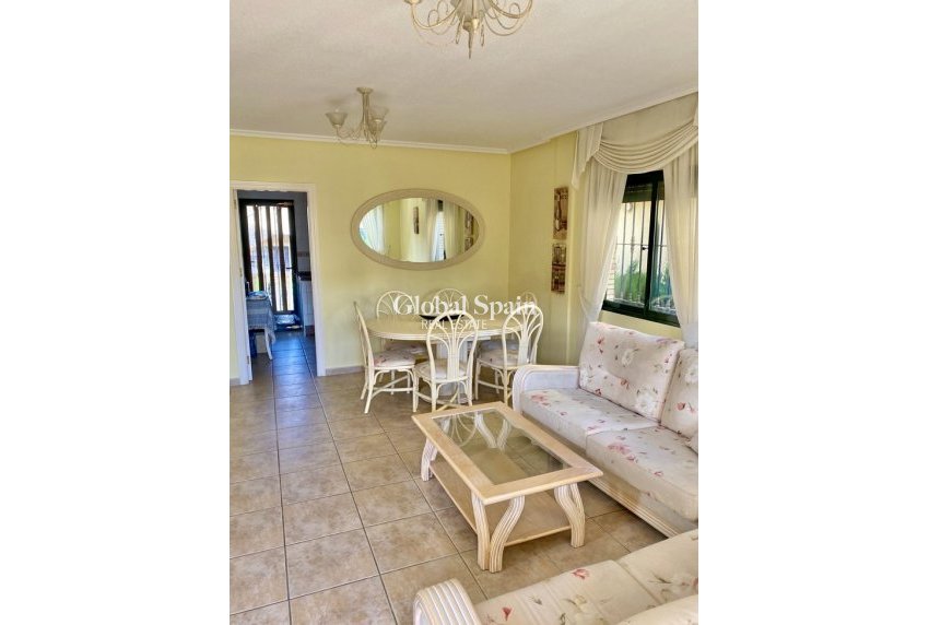 Wederverkoop - HUIS -
VILLAMARTÍN