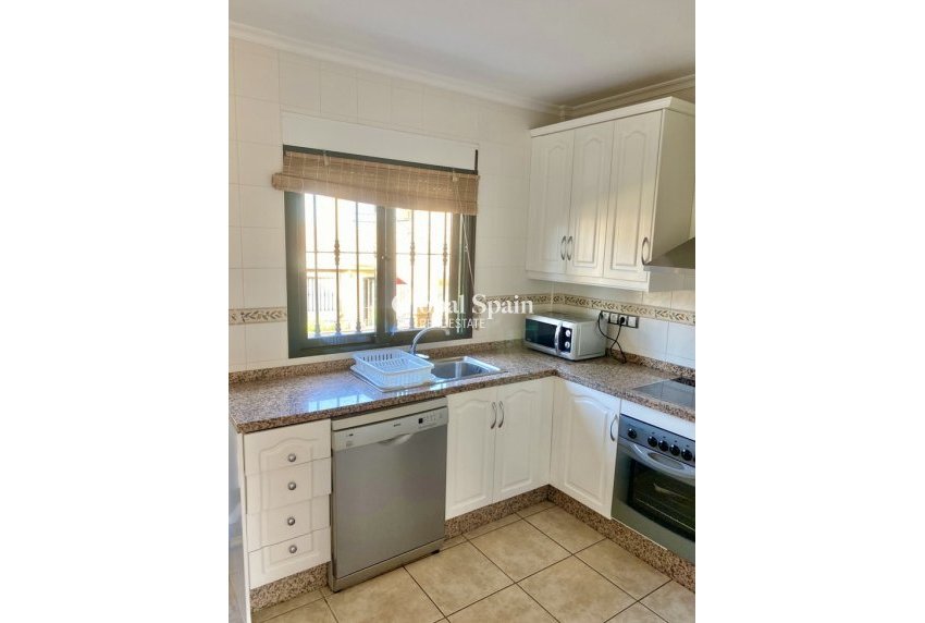 Wederverkoop - HUIS -
VILLAMARTÍN