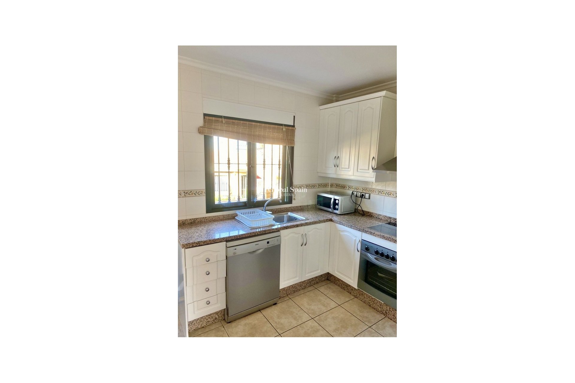 Wederverkoop - HUIS -
VILLAMARTÍN