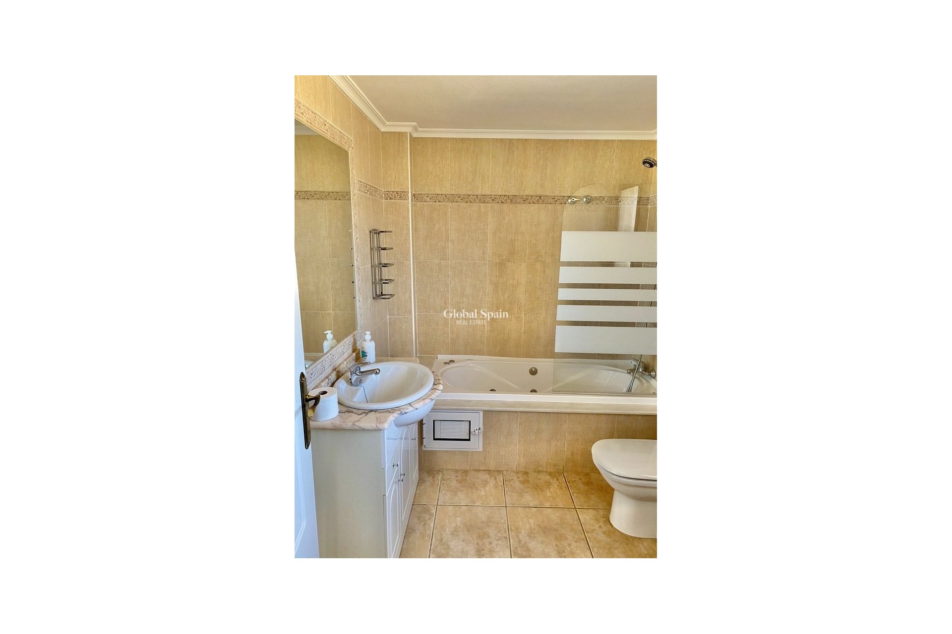 Wederverkoop - HUIS -
VILLAMARTÍN