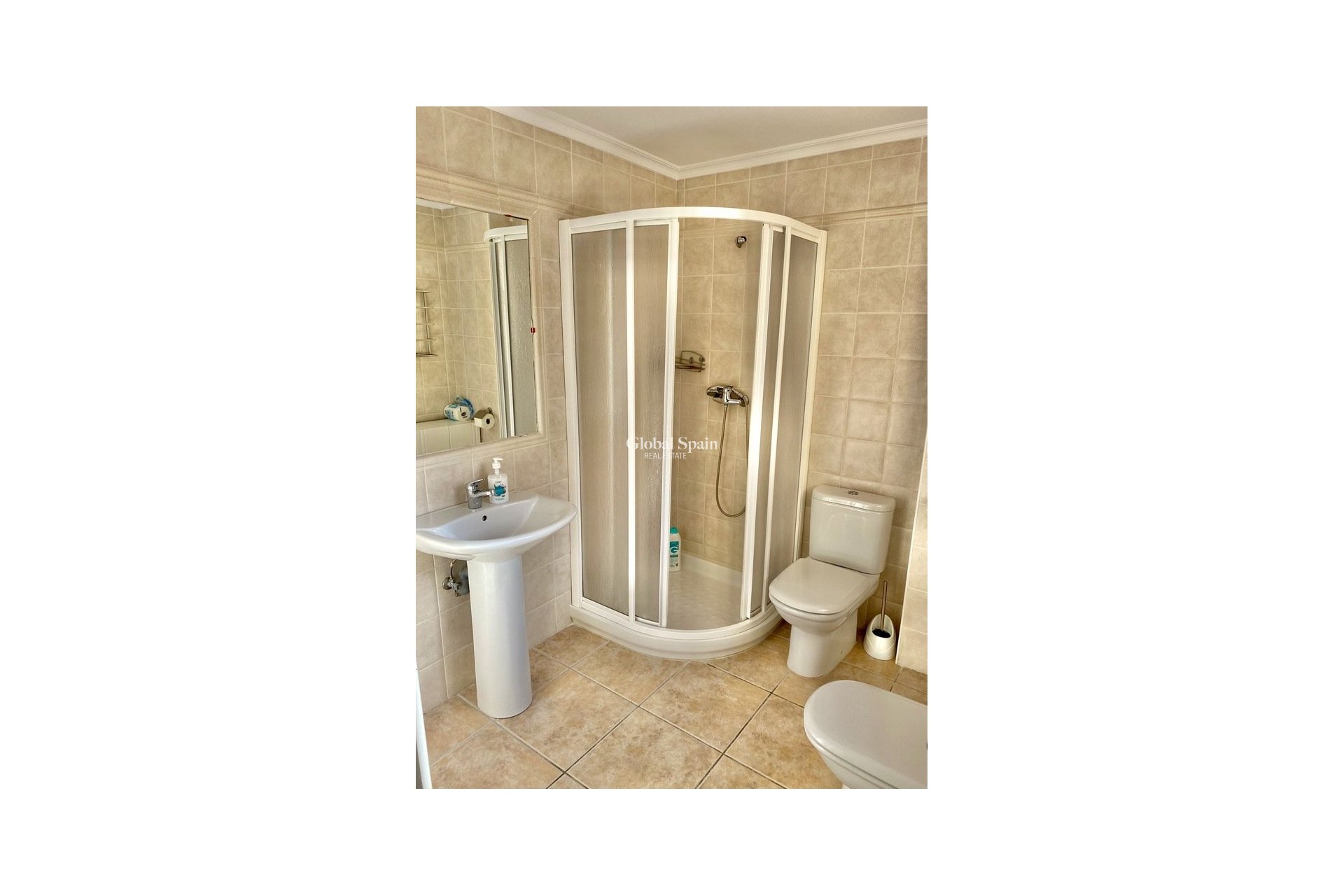 Wederverkoop - HUIS -
VILLAMARTÍN