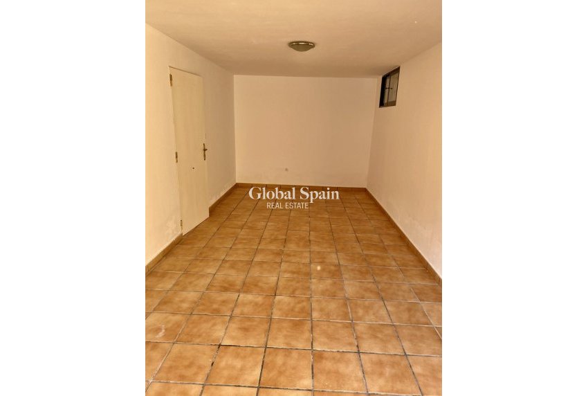 Wederverkoop - HUIS -
VILLAMARTÍN