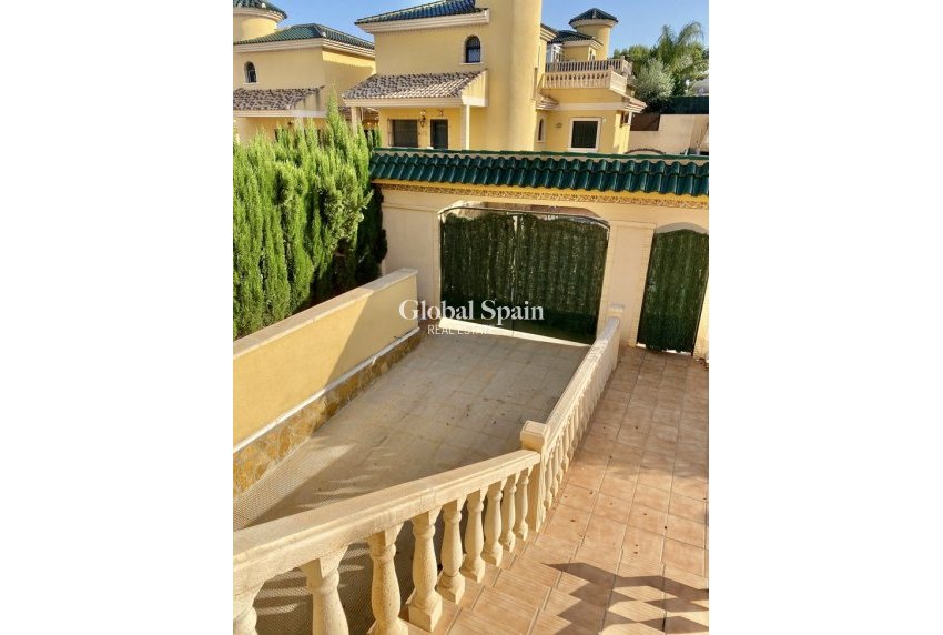 Wederverkoop - HUIS -
VILLAMARTÍN