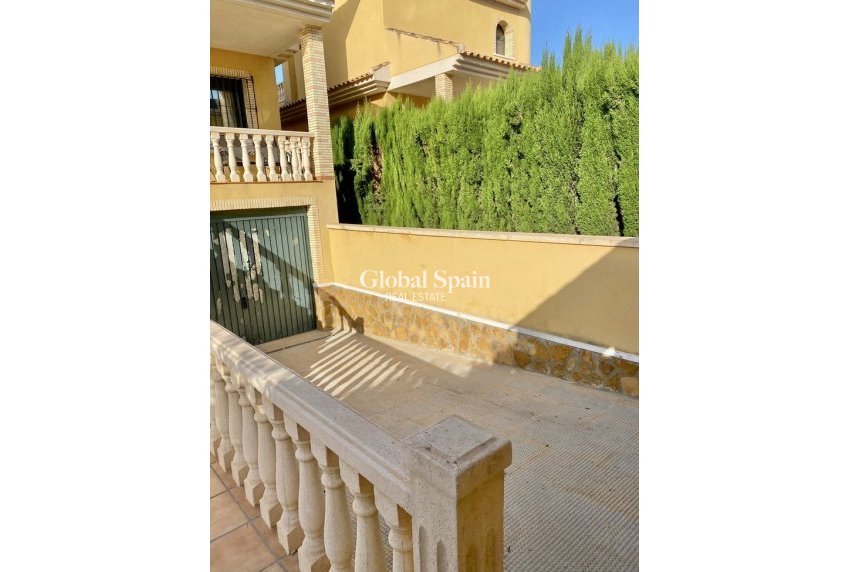 Wederverkoop - HUIS -
VILLAMARTÍN