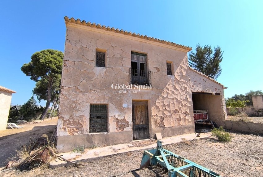 Wederverkoop - HUIS -
VILLENA - Inland