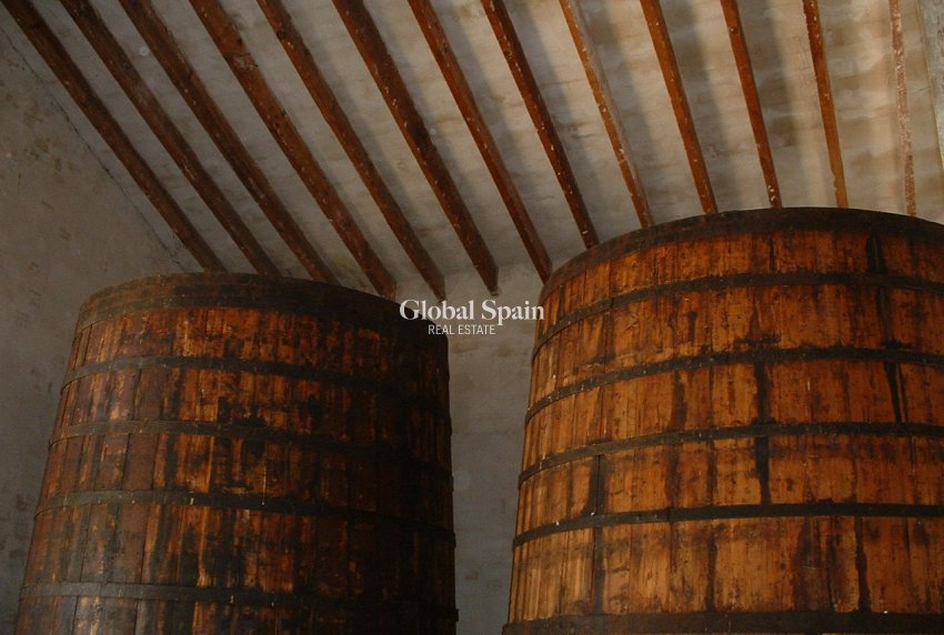 Wederverkoop - HUIS -
VILLENA - Inland