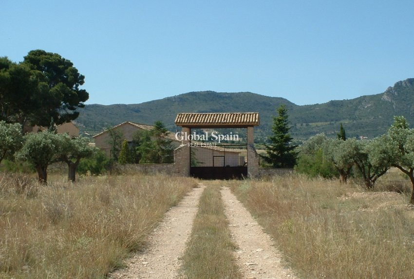 Wederverkoop - HUIS -
VILLENA - Inland