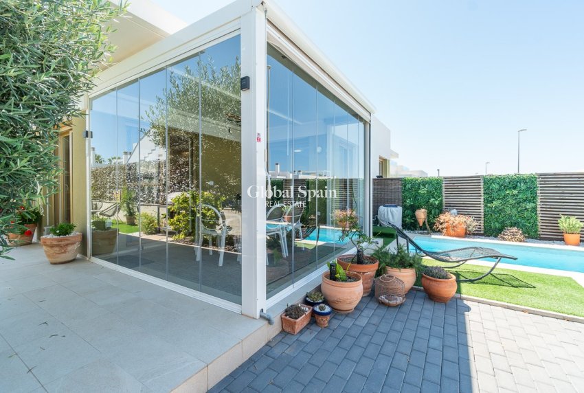 Wederverkoop - HUIS -
VISTABELLA GOLF  - Inland