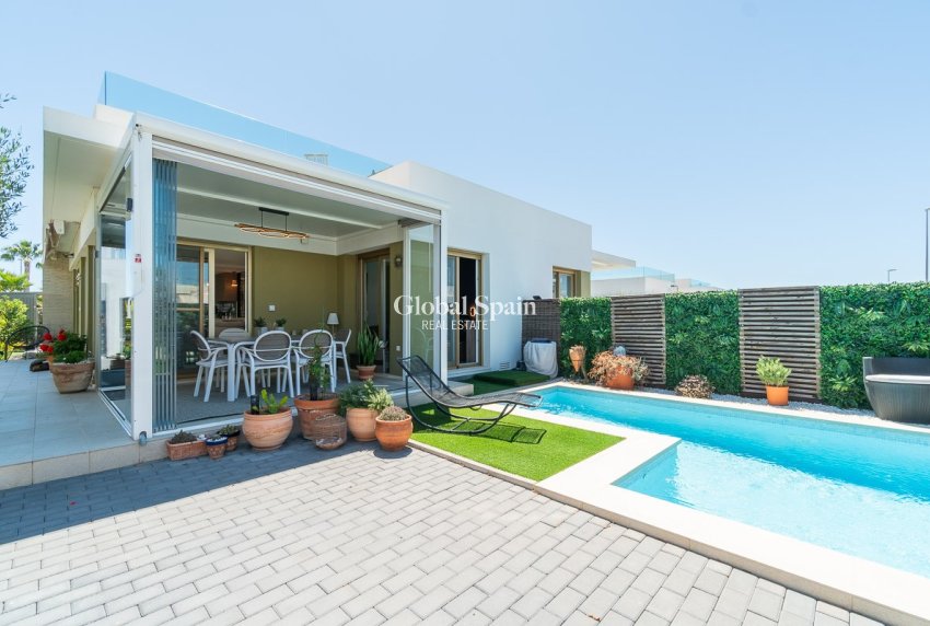 Wederverkoop - HUIS -
VISTABELLA GOLF  - Inland