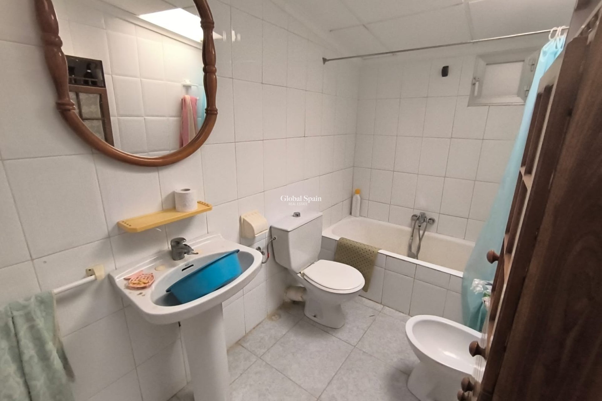 Wederverkoop - HUIS -
YECLA - Inland