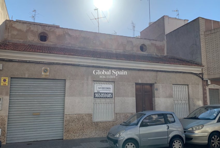 Wederverkoop - Land -
GUARDAMAR DEL SEGURA - Guardamar pueblo