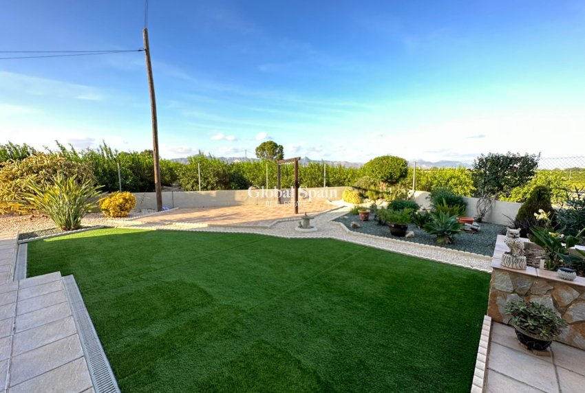 Wederverkoop - Landelijk onroerend goed/Finca -
La Matanza