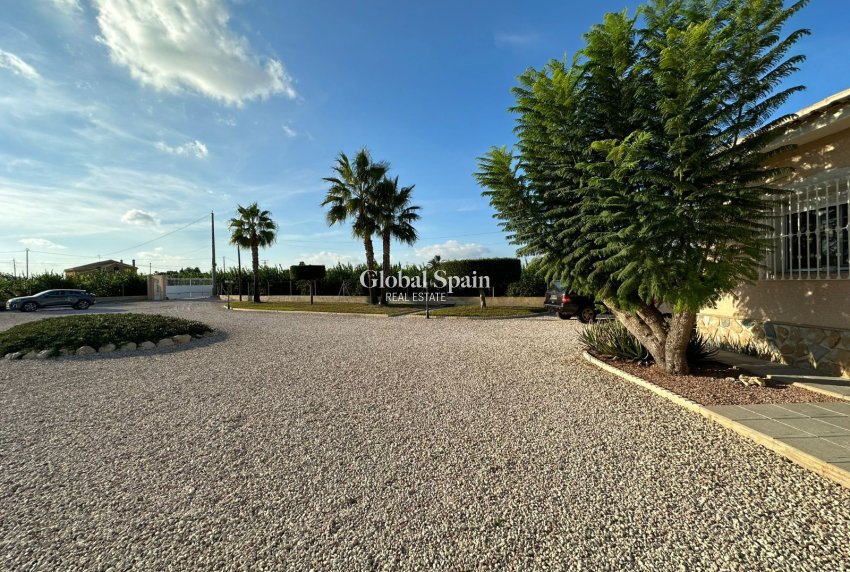 Wederverkoop - Landelijk onroerend goed/Finca -
La Matanza