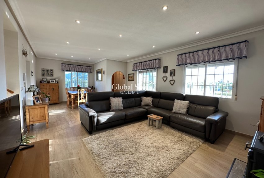 Wederverkoop - Landelijk onroerend goed/Finca -
La Matanza