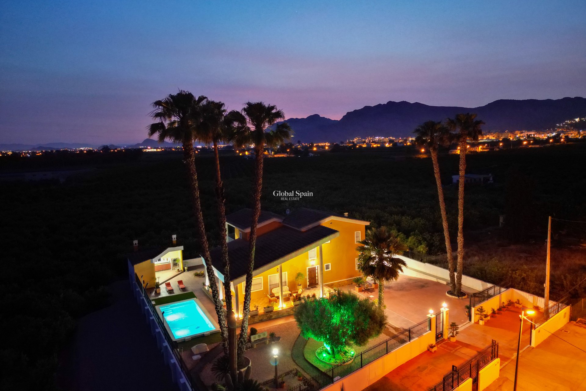 Wederverkoop - Landelijk onroerend goed/Finca -
ORIHUELA - Correntías Medias