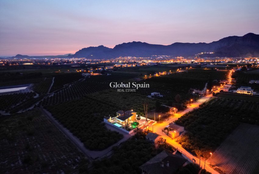 Wederverkoop - Landelijk onroerend goed/Finca -
ORIHUELA - Correntías Medias