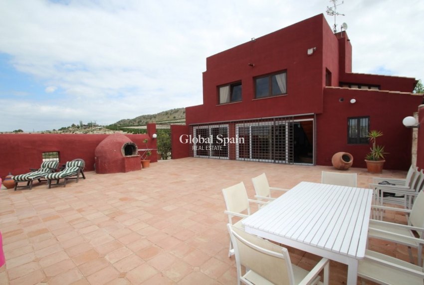 Wederverkoop - Landelijk onroerend goed/Finca -
ORIHUELA - Torremendo