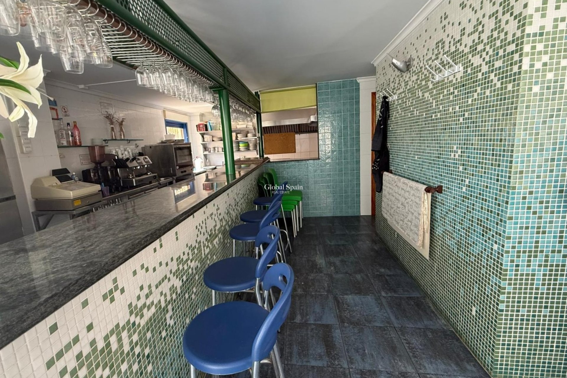 Wederverkoop - Lokaal -
Piles - Playa