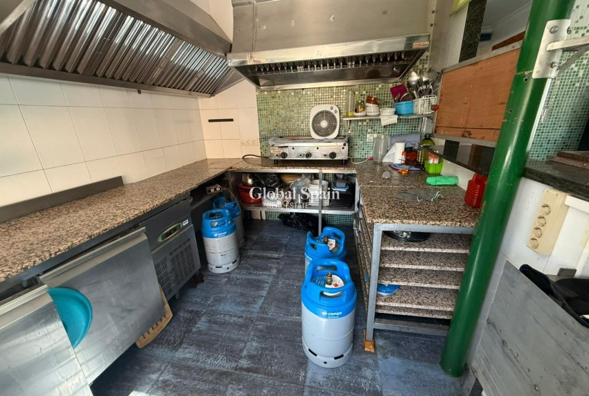 Wederverkoop - Lokaal -
Piles - Playa