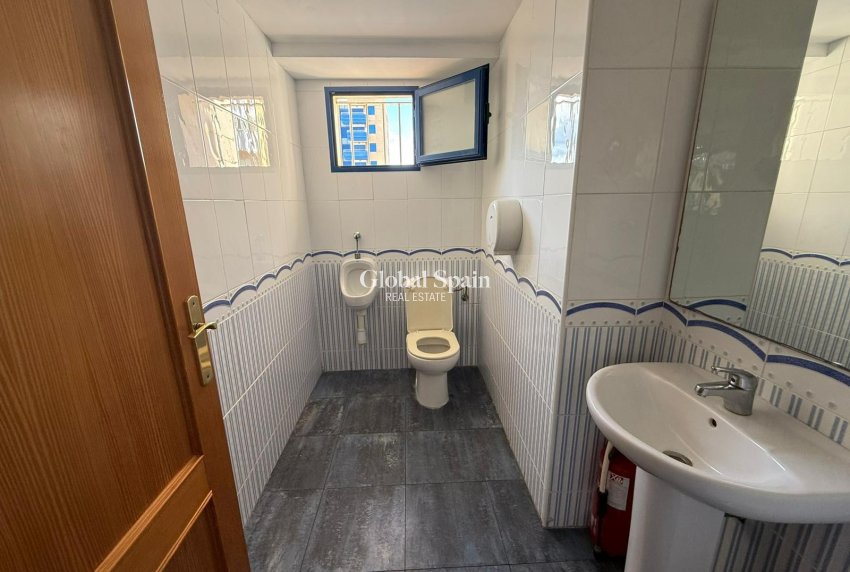 Wederverkoop - Lokaal -
Piles - Playa