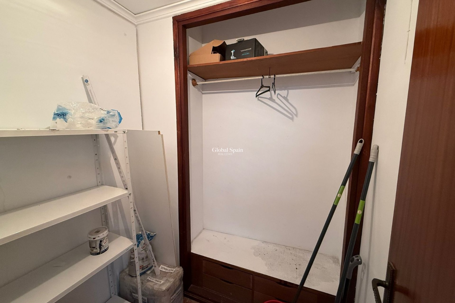 Wederverkoop - Lokaal -
TABERNES DE VALLDIGNA - Pueblo