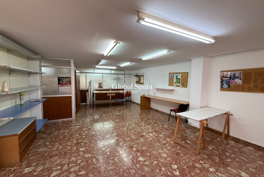 Wederverkoop - Lokaal -
Tavernes de la Valldigna - Pueblo