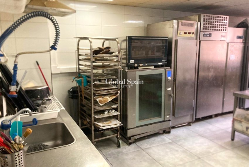 Wederverkoop - Lokaal -
VILLAJOYOSA - Villajoyosa