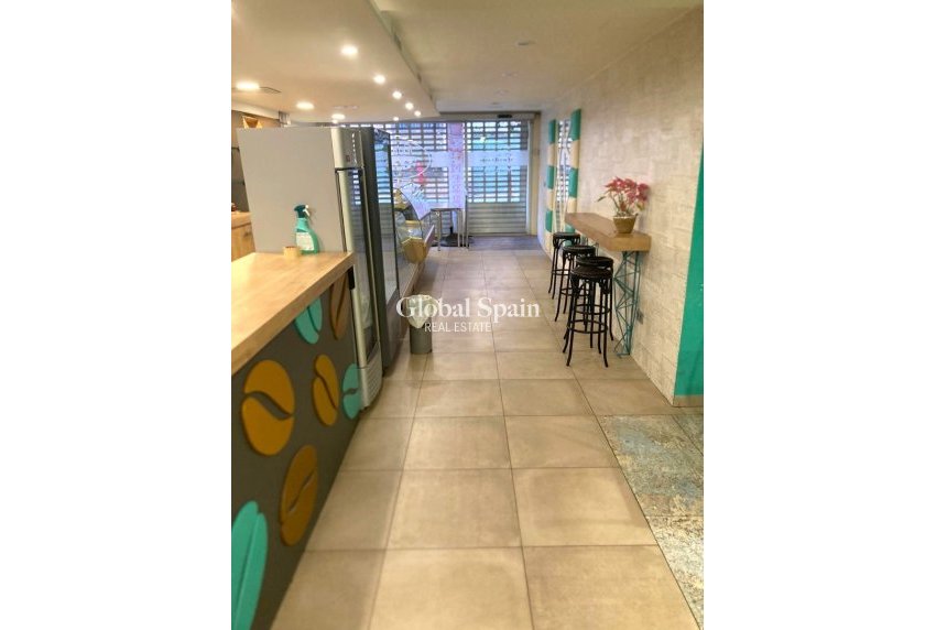 Wederverkoop - Lokaal -
VILLAJOYOSA - Villajoyosa