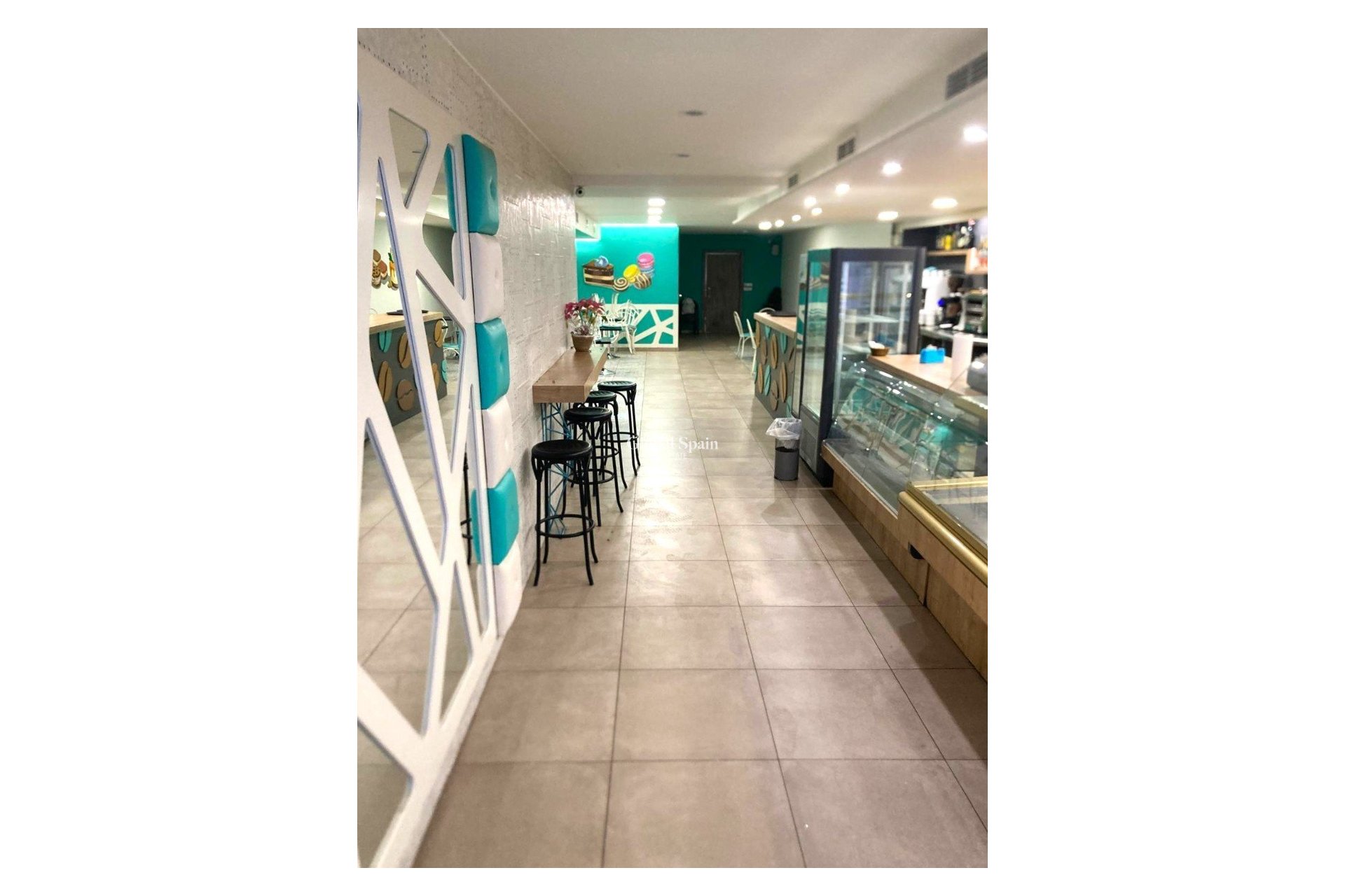 Wederverkoop - Lokaal -
VILLAJOYOSA - Villajoyosa