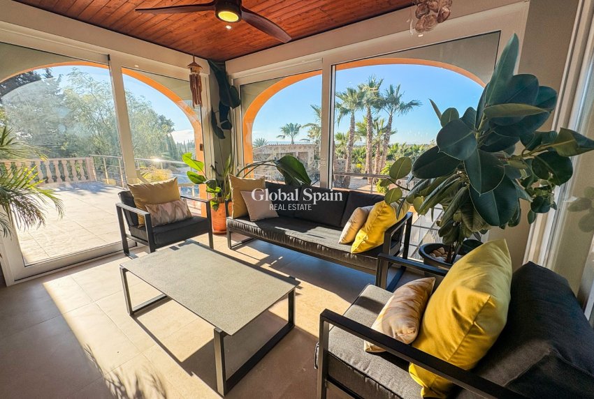 Wederverkoop - Onafhankelijke villa -
ELCHE - Las Bayas