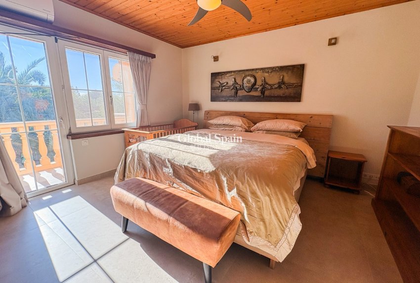 Wederverkoop - Onafhankelijke villa -
ELCHE - Las Bayas