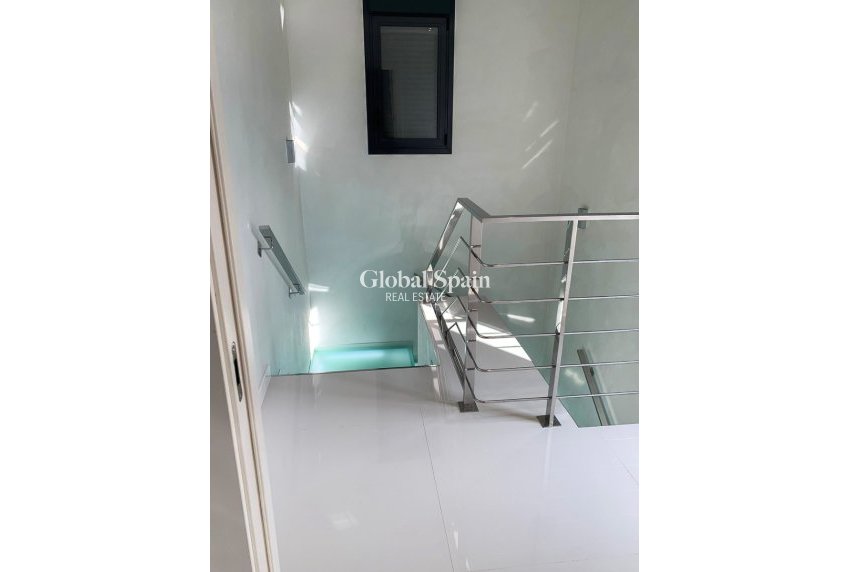 Wederverkoop - Onafhankelijke villa -
ORIHUELA COSTA - CAMPOAMOR