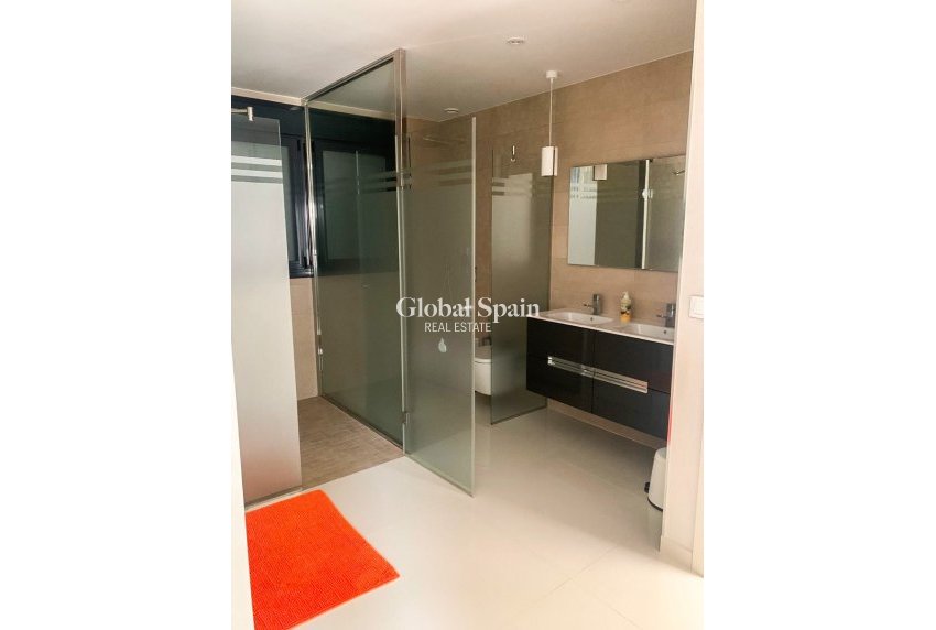 Wederverkoop - Onafhankelijke villa -
ORIHUELA COSTA - CAMPOAMOR