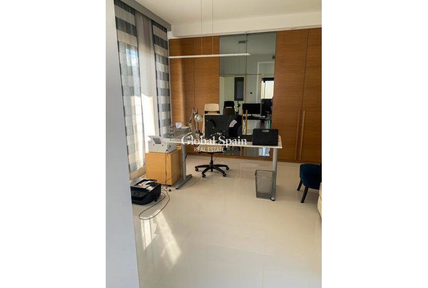 Wederverkoop - Onafhankelijke villa -
ORIHUELA COSTA - CAMPOAMOR