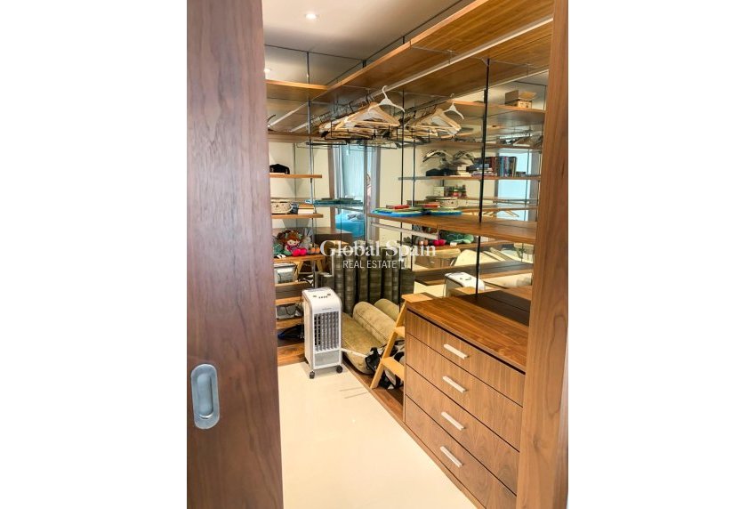 Wederverkoop - Onafhankelijke villa -
ORIHUELA COSTA - CAMPOAMOR