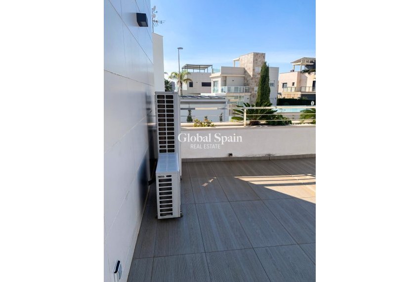 Wederverkoop - Onafhankelijke villa -
ORIHUELA COSTA - CAMPOAMOR