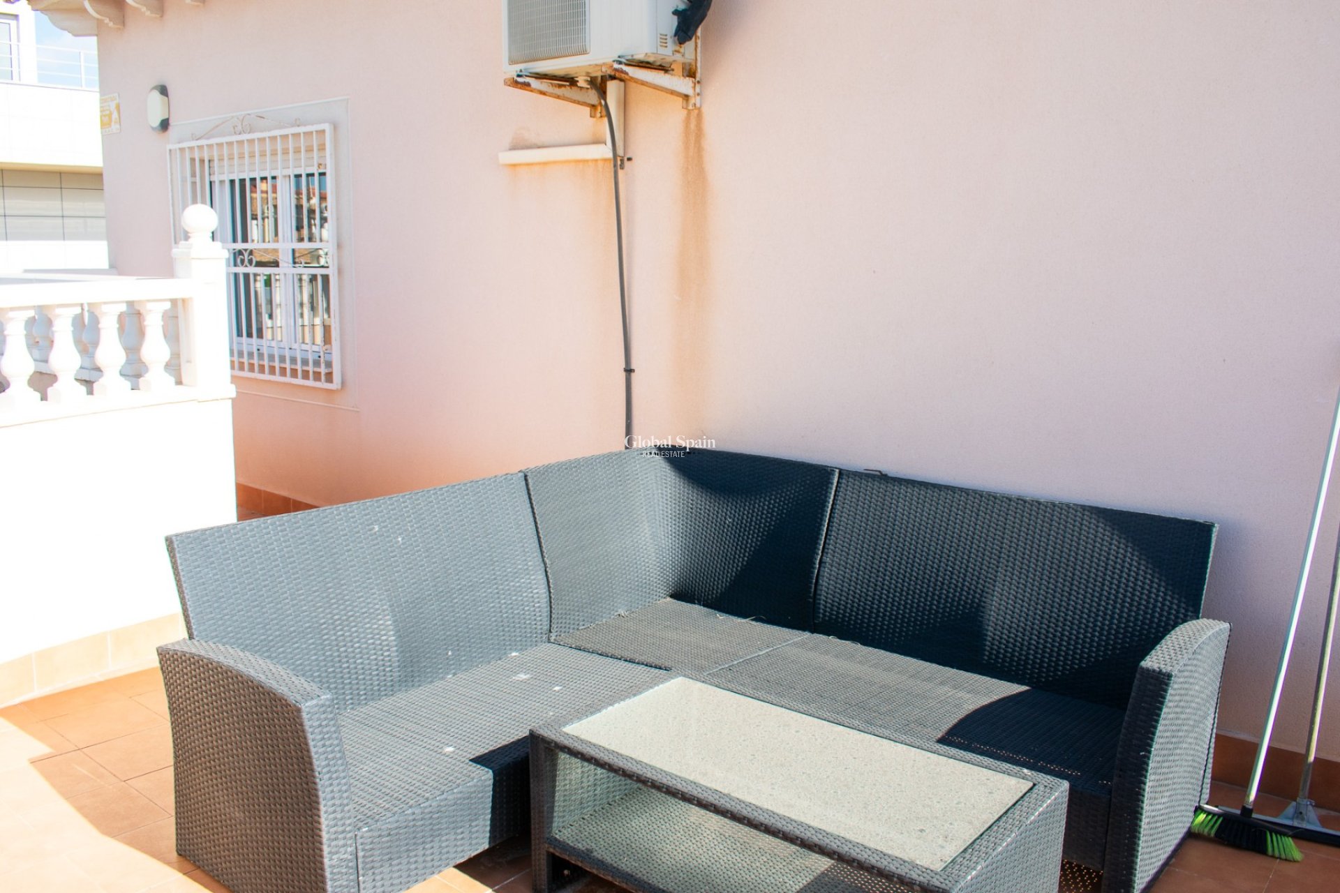 Wederverkoop - Onafhankelijke villa -
ORIHUELA COSTA - La Zenia