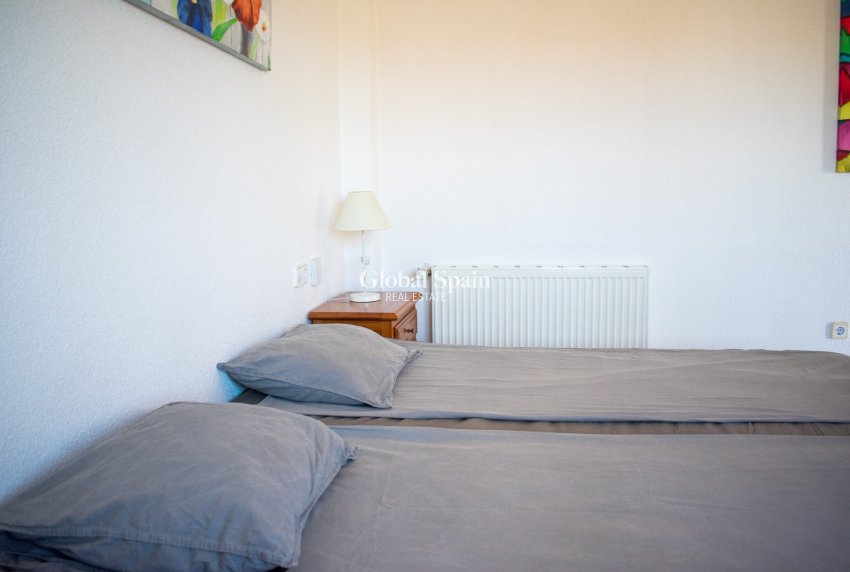 Wederverkoop - Onafhankelijke villa -
ORIHUELA COSTA - La Zenia