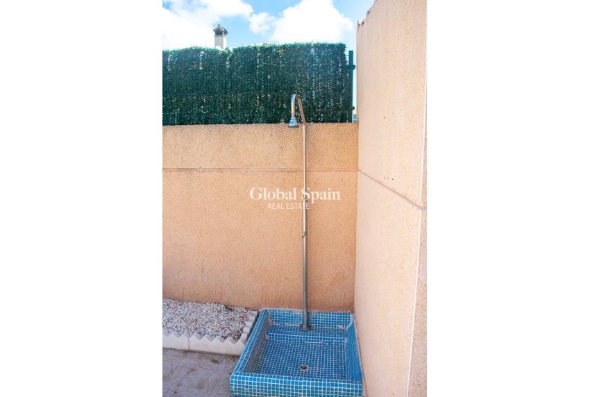 Wederverkoop - Onafhankelijke villa -
ORIHUELA COSTA - La Zenia