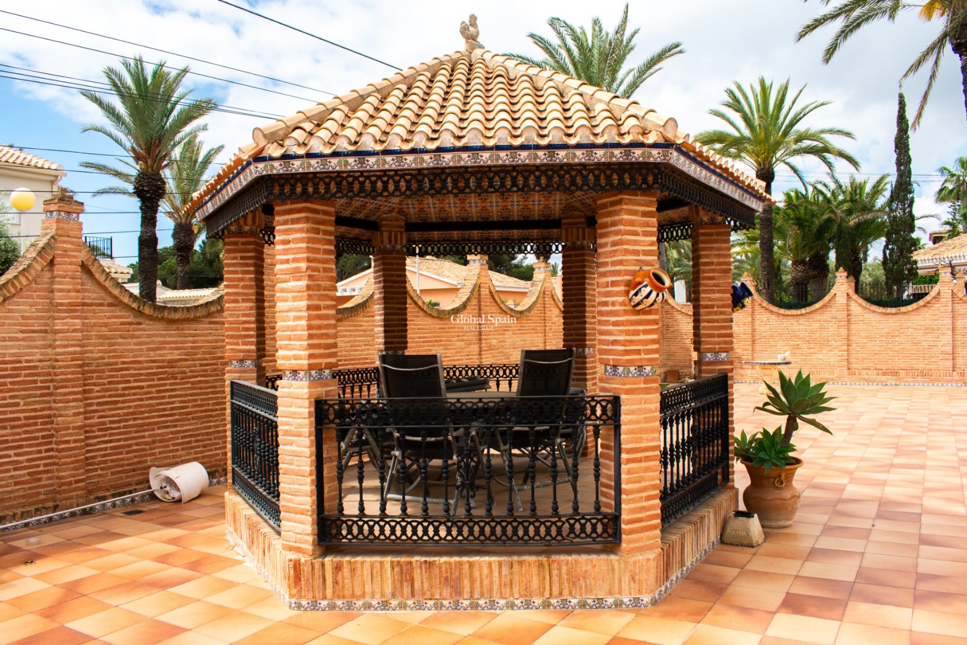 Wederverkoop - Onafhankelijke villa -
ORIHUELA COSTA - MUY CERCA DE LA PLAYA