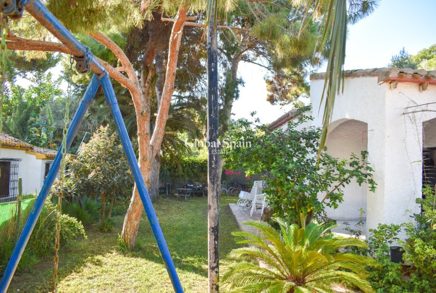 Wederverkoop - Onafhankelijke villa -
ORIHUELA COSTA - Punta Prima