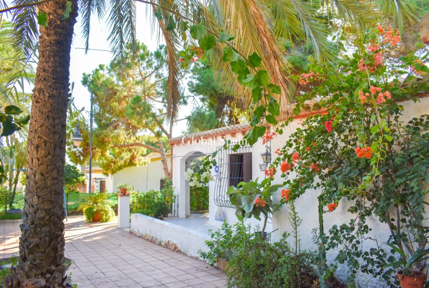 Wederverkoop - Onafhankelijke villa -
ORIHUELA COSTA - Punta Prima