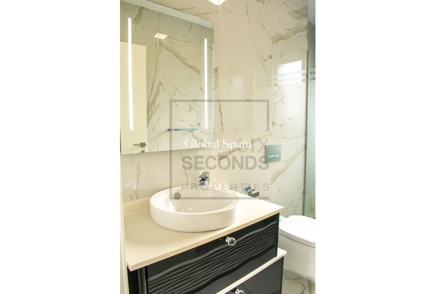 Wederverkoop - Onafhankelijke villa -
SAN MIGUEL DE SALINAS - Urbanizaciones