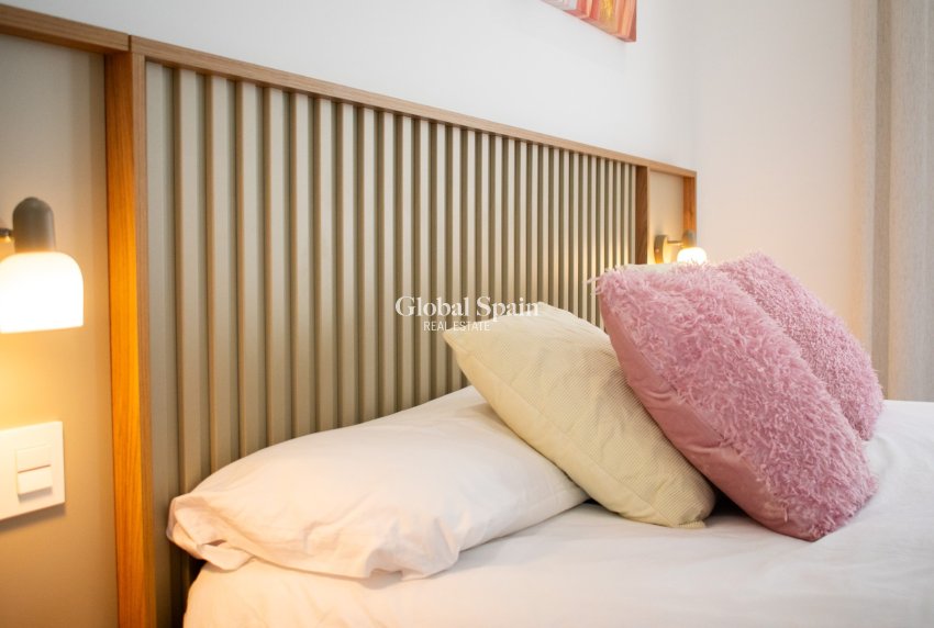 Wederverkoop - Onafhankelijke villa -
TORREVIEJA - La Siesta - El Salado - Torreta