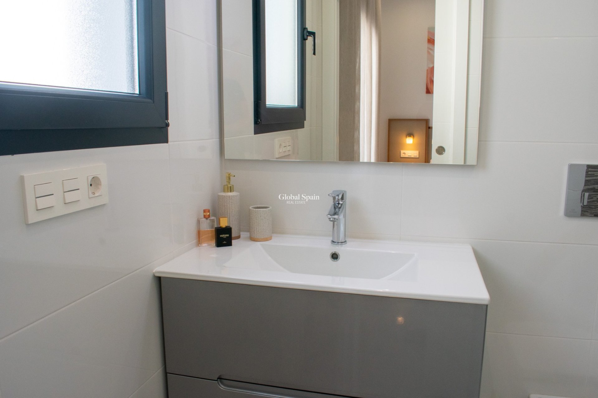 Wederverkoop - Onafhankelijke villa -
TORREVIEJA - La Siesta - El Salado - Torreta