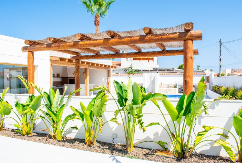 Wederverkoop - Onafhankelijke villa -
TORREVIEJA - Torreta Florida